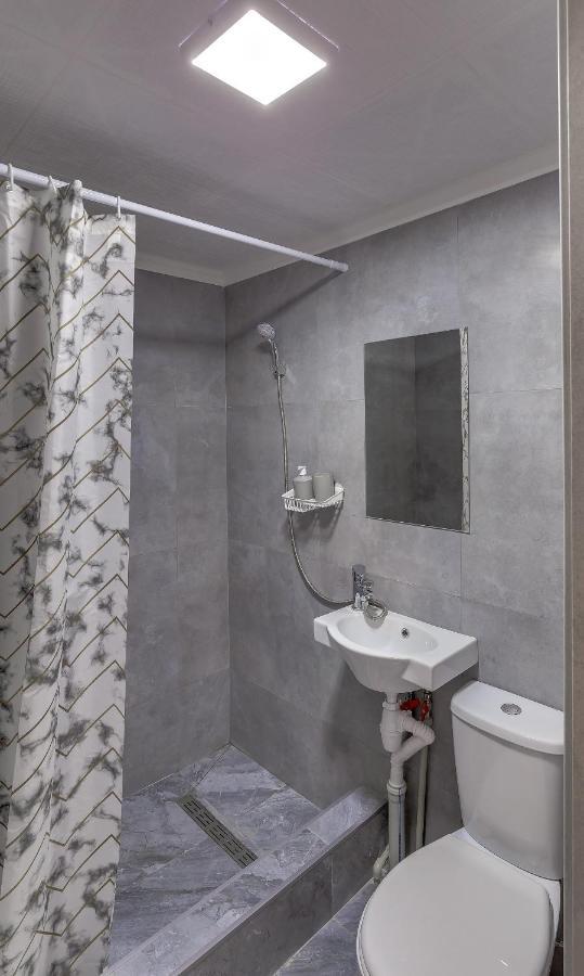 Yourhouse На Розыбакиева Утепова Недалеко От Меги Almaty Extérieur photo