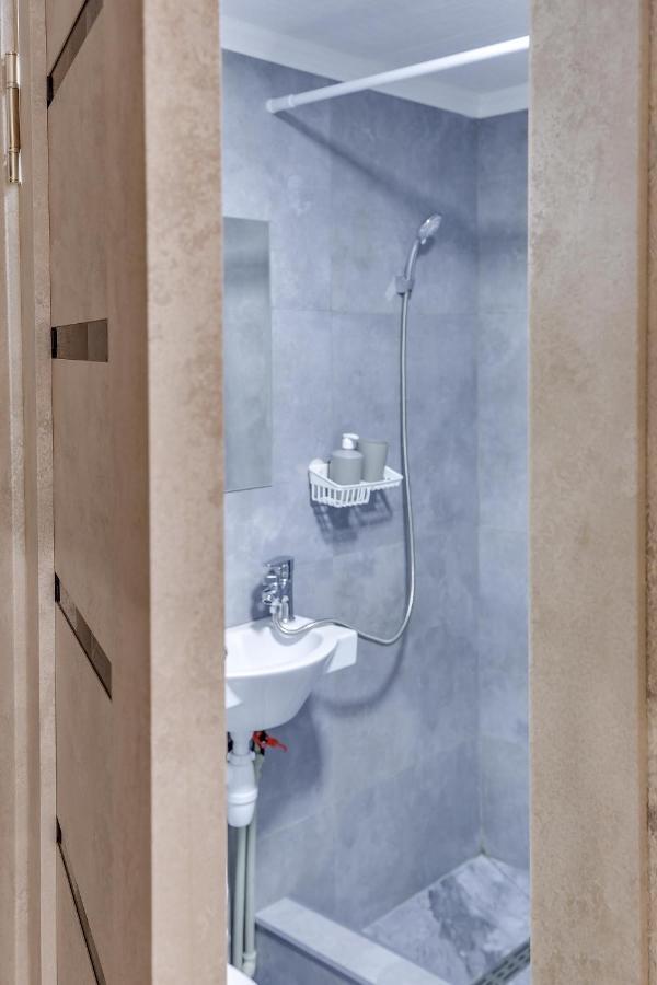 Yourhouse На Розыбакиева Утепова Недалеко От Меги Almaty Extérieur photo